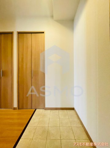 玄関　同マンション別部屋　参考写真