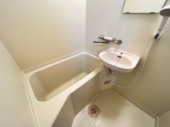 バス・シャワールーム　※他号室の写真です。