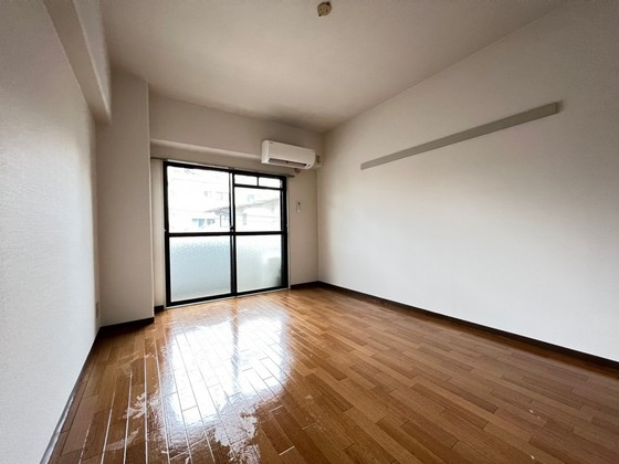 居室・リビング　※他号室の写真です。