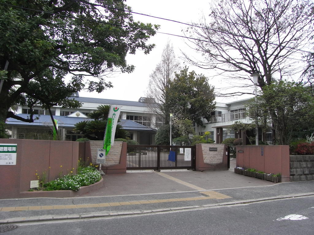 幼稚園・保育園　本川幼稚園（幼稚園・保育園）まで294m