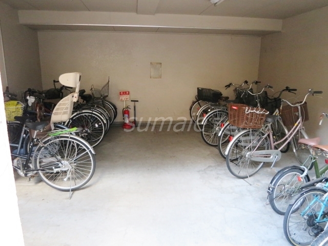 その他共有部分　自転車置場完備です♪