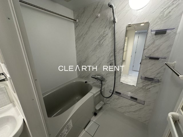 バス・シャワールーム　浴室乾燥機付きバスルーム