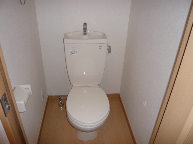 ＪＲ阪和線 杉本町駅 徒歩7分 4階建 築18年のトイレ写真