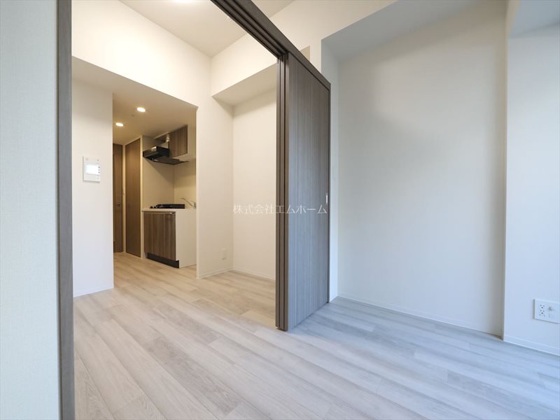 その他部屋・スペース　洋室3.5帖　エアコン付　バルコニーに面しています