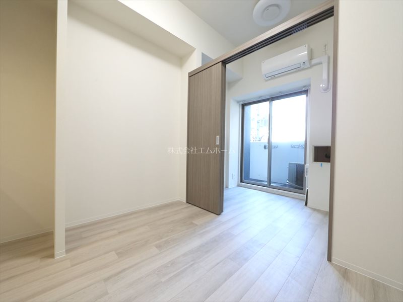 居室・リビング　DK6.0帖　収納充実　システムキッチン