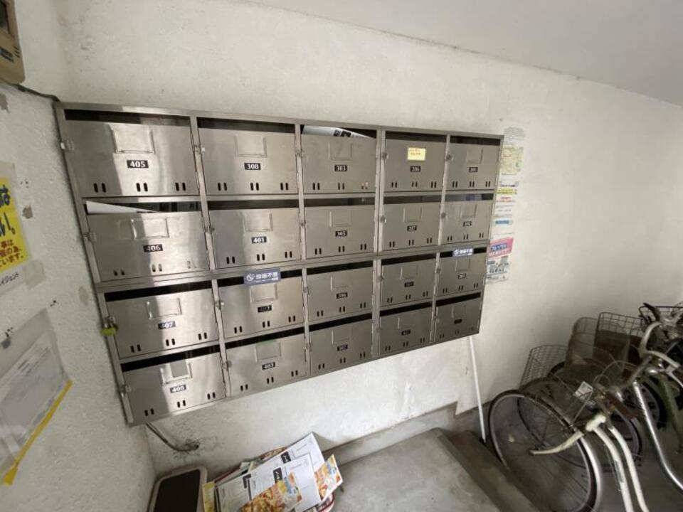 エントランス　メールBOX