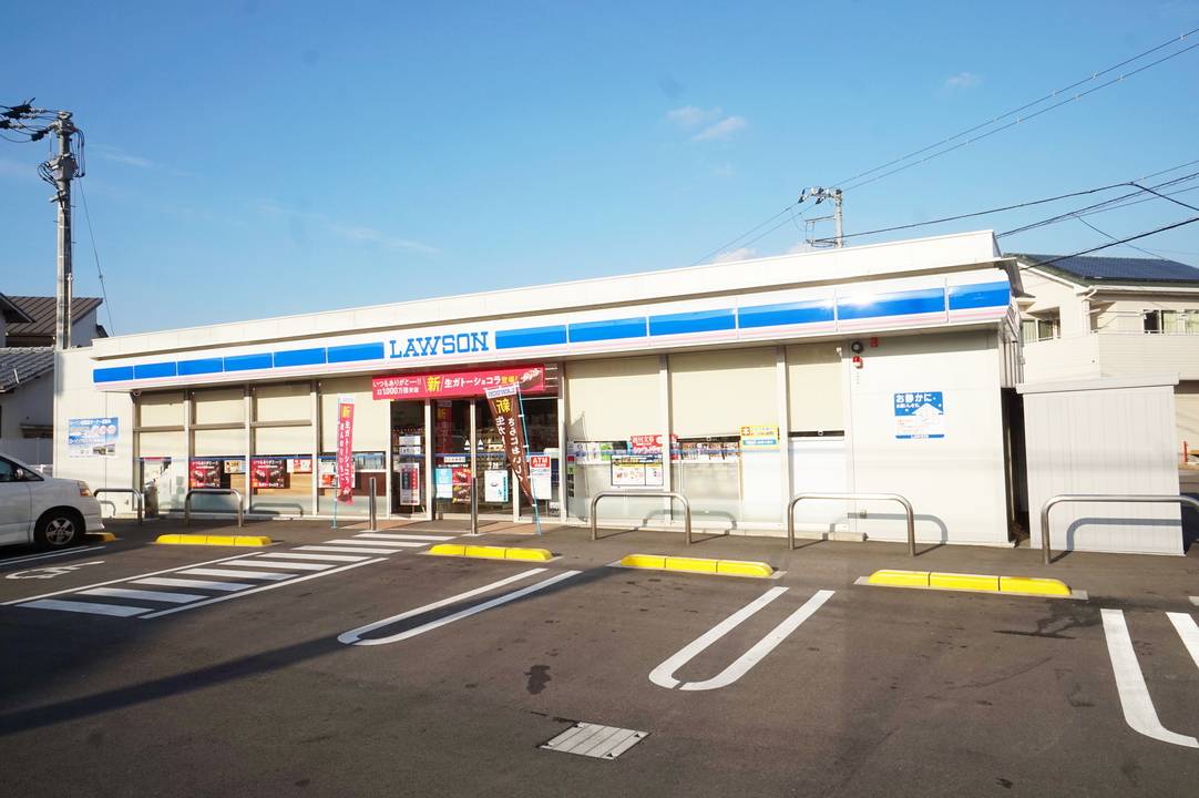 コンビニ　ローソン松山桑原三丁目店（コンビニ）まで389m