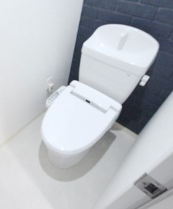トイレ　別部屋参考写真となります