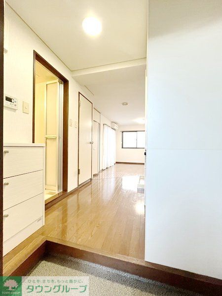 玄関　リビング/居室