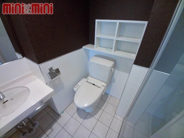 トイレ　ウォシュレット付き