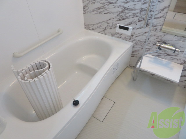 バス・シャワールーム　疲れた時はゆっくり湯船につかってみてはいかがでしょうか。