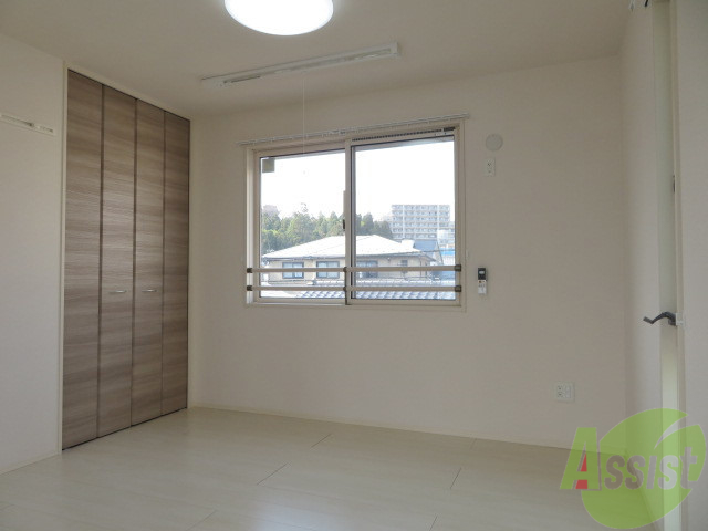 その他部屋・スペース　こちらは洋室を撮影しました。寝室にしましょう。