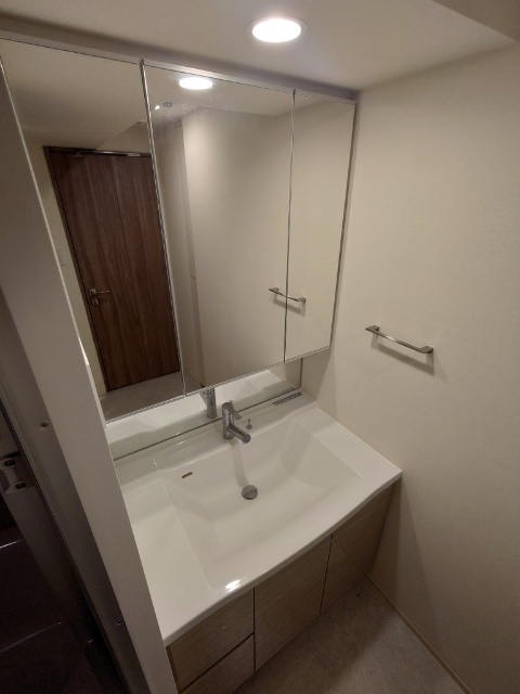 洗面設備　同タイプ