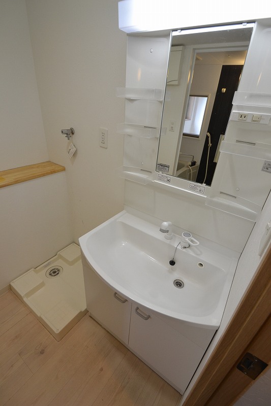 洗面設備　鶴見橋Grande（２０１３年築）