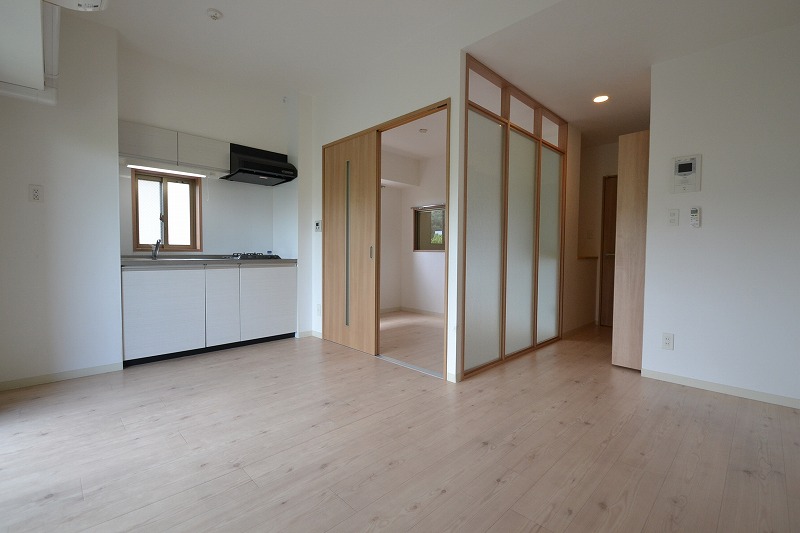 居室・リビング　鶴見橋Grande（２０１３年築）