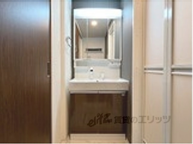 洗面設備　同仕様