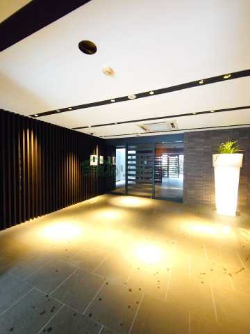 エントランス　レグノスイート三軒茶屋