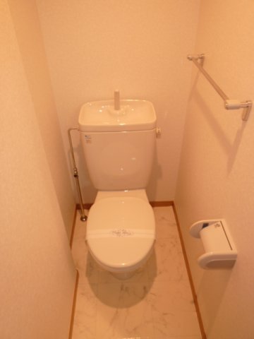 トイレ　清潔感のあるトイレです