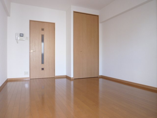 居室・リビング　こちらの居間で趣味の時間をお楽しみください