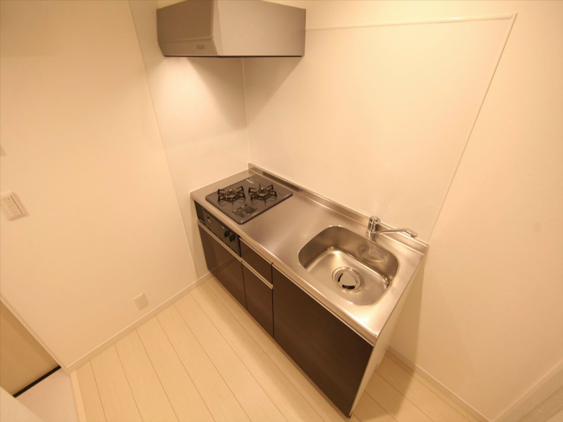 キッチン　システムキッチン（ガス2口）冷蔵庫・レンジ等ご用意できます