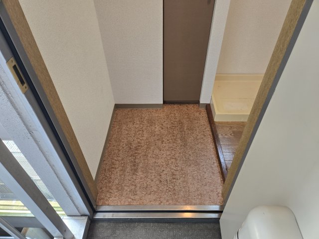 玄関　ドミール新栄