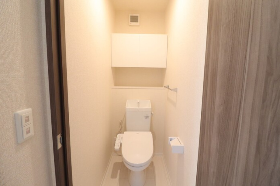 トイレ　温水洗浄便座