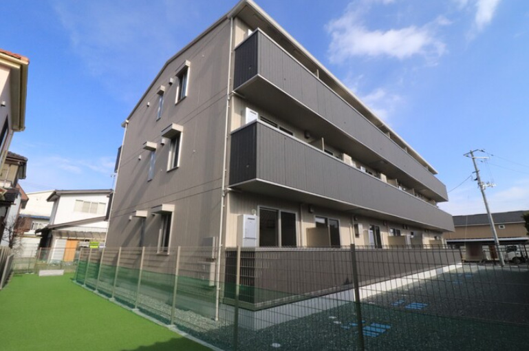 建物外観　3階建てアパート