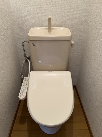 トイレ　温水洗浄便座