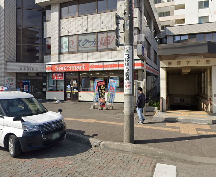 コンビニ　セイコーマート南郷通7丁目店（コンビニ）まで90m