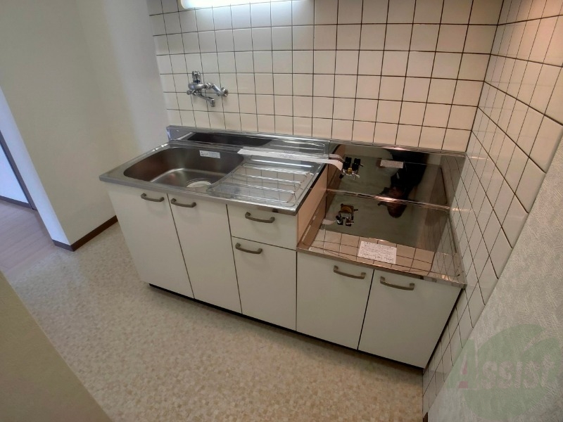 キッチン　キッチンです。ご自身でコンロを設置していただけます。