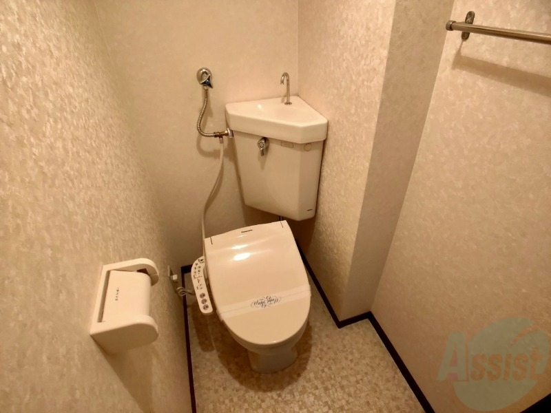 トイレ　ウォシュレット機能がついたトイレ。安心して使用できますね。