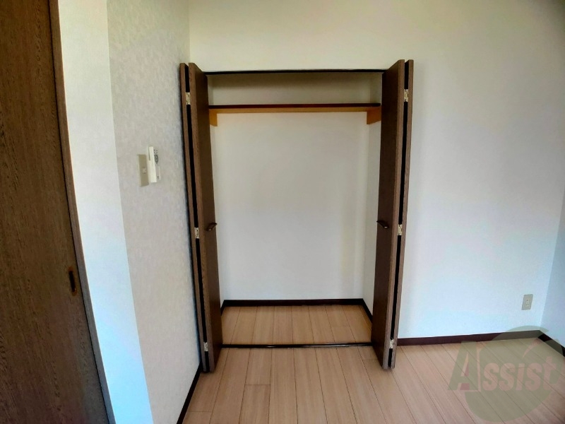 収納　寝室のクローゼットにもたくさん収納出来ますね！