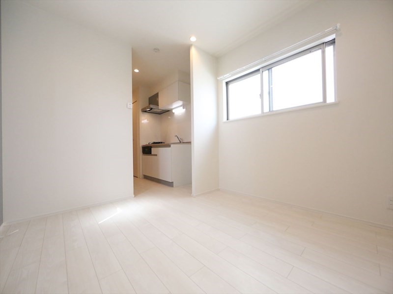 居室・リビング　ＬＤＫ8帖　システムキッチン　エアコン完備　同型写真