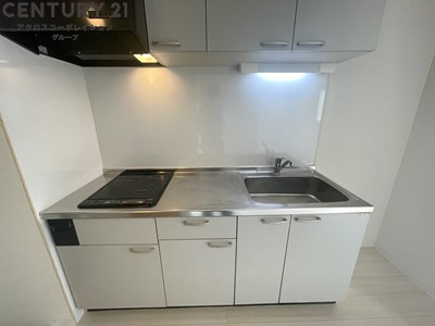 キッチン　収納豊富なシステムキッチン2口IHコンロ