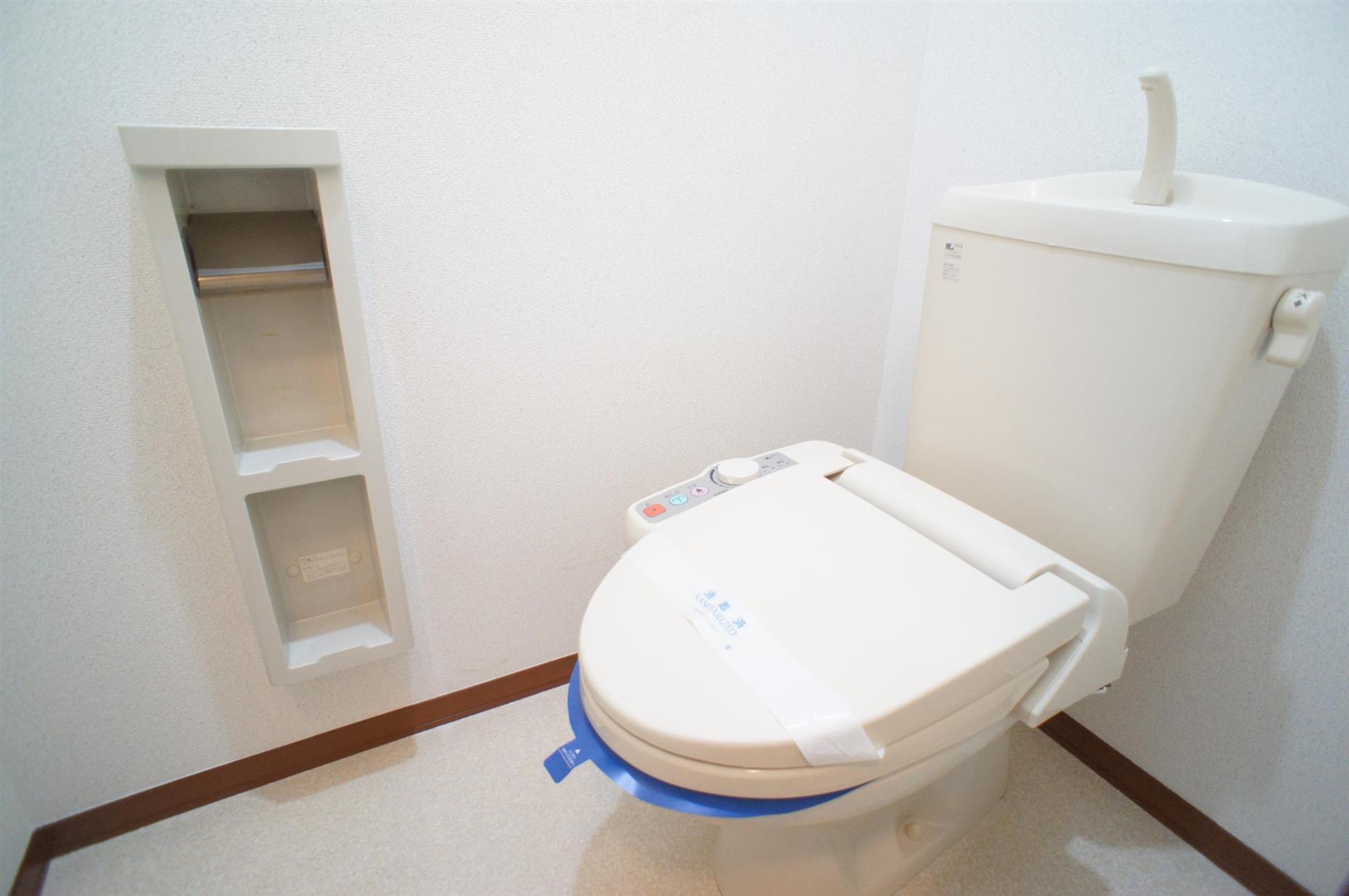 トイレ　温水洗浄便座