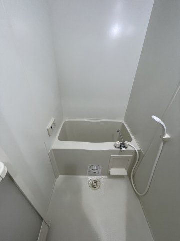 バス・シャワールーム　(参考)同マンション同間取り他部屋の写真