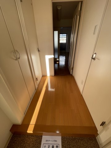 玄関　(参考)同マンション同間取り他部屋の写真