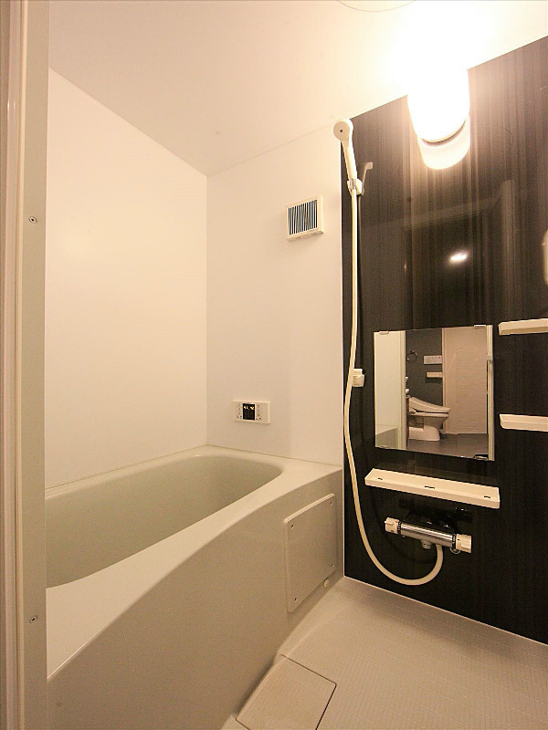 バス・シャワールーム　追い焚き機能付バスルーム