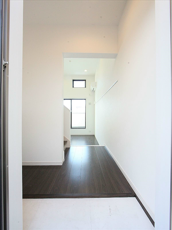 玄関　玄関　シューズボックス付