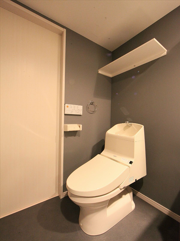 トイレ　温水洗浄便座機能付