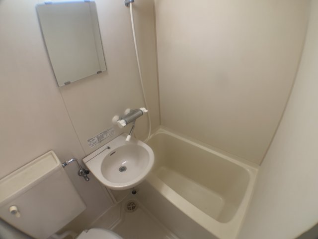 バス・シャワールーム　シンプルで機能的なユニットバスです！