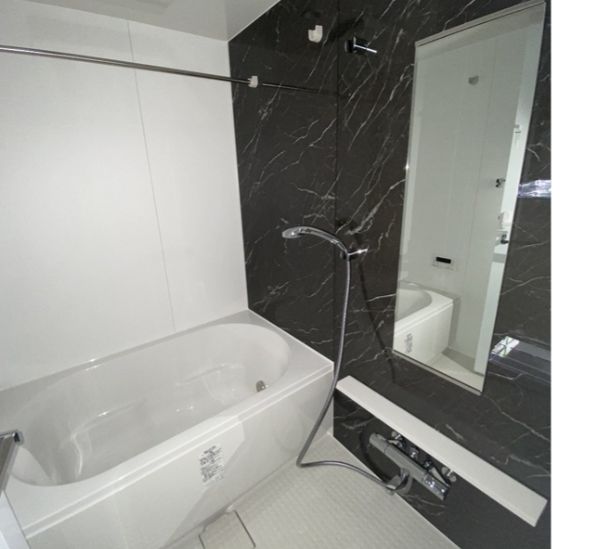 バス・シャワールーム　お風呂で日々の疲れを落としましょう