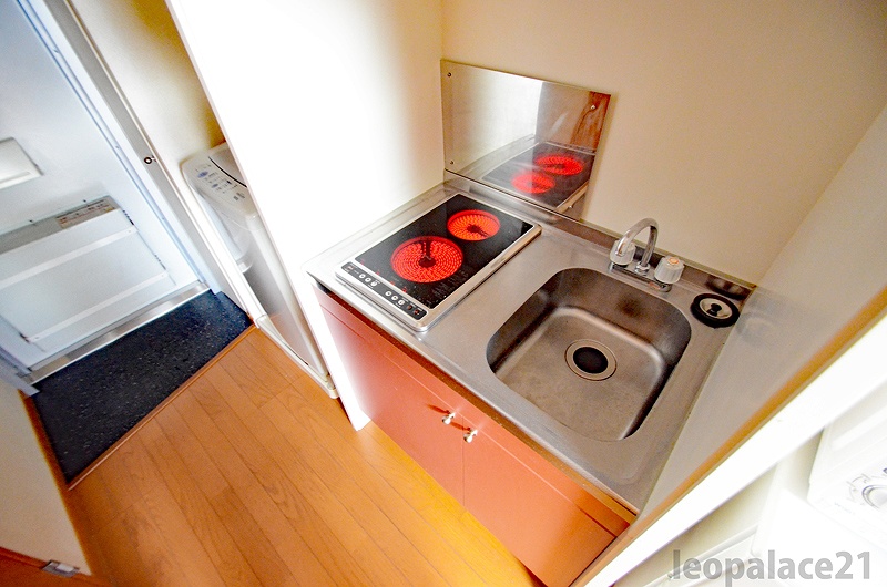 キッチン　コンロは２口コンロです。