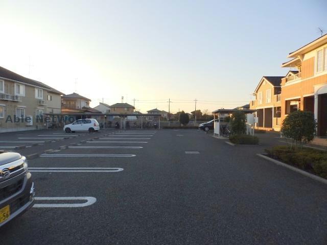 駐車場　駐車場