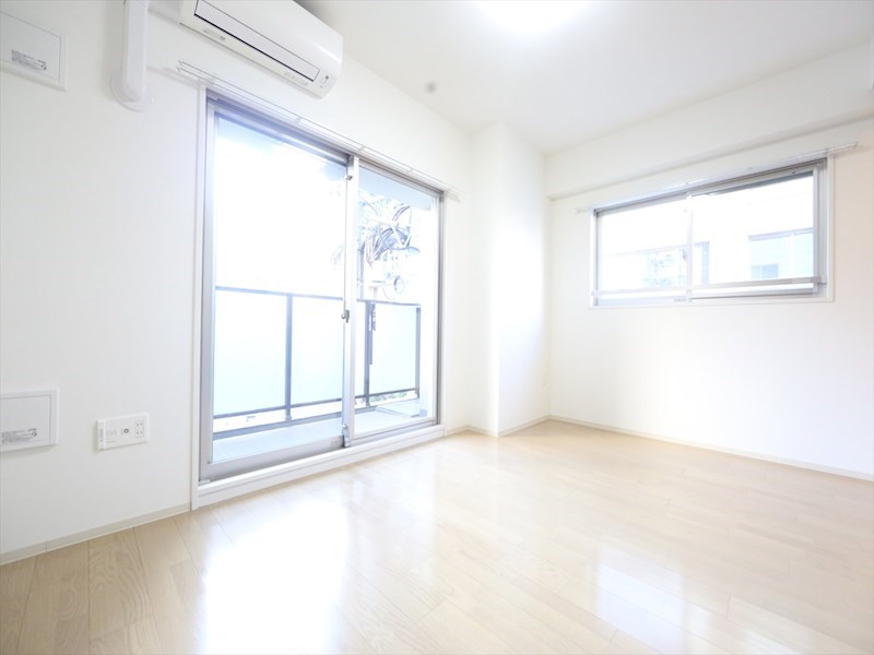 バルコニー　ＬＤＫ11.8帖　2面採光　エアコン完備　南面バルコニー