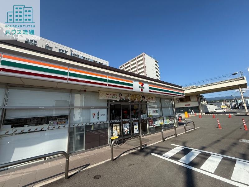 コンビニ　セブンイレブン大村本町店（コンビニ）まで307m