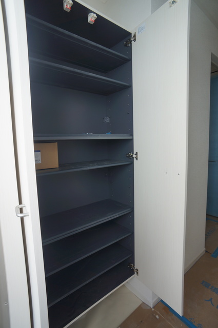 玄関　建築中のため実際の建物と設備等が変更になる場合がございます。