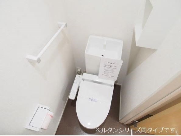 トイレ　温水洗浄便座のトイレです。