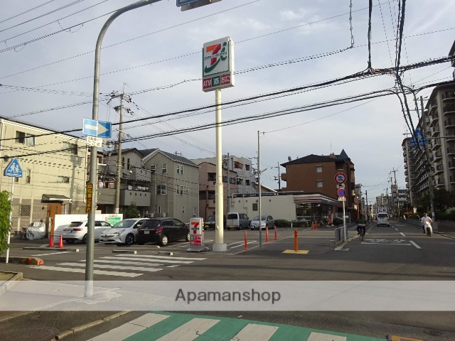 コンビニ　セブンイレブンん（コンビニ）まで270m