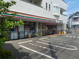 コンビニ　セブンイレブン北区志茂2丁目店（コンビニ）まで370m